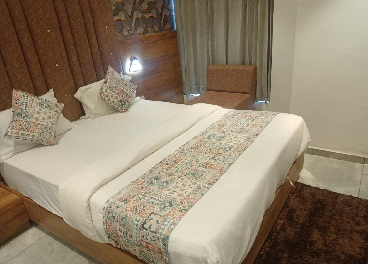 Hotel Lotus Villa Ahmadabad Zewnętrze zdjęcie