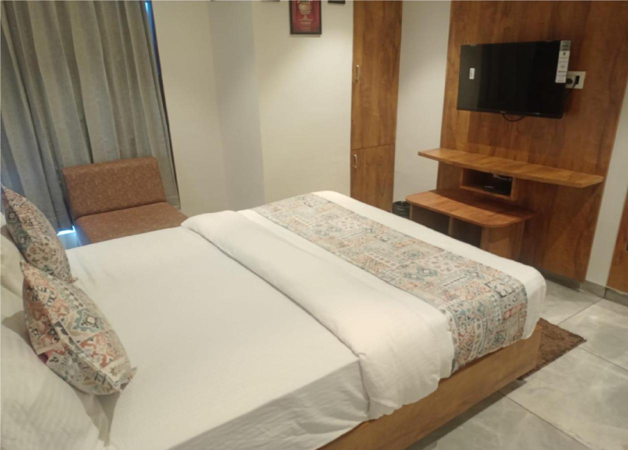 Hotel Lotus Villa Ahmadabad Zewnętrze zdjęcie