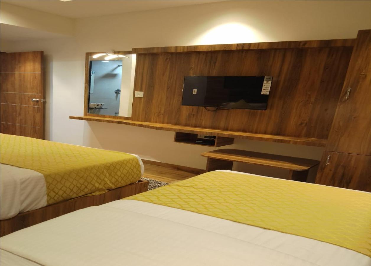 Hotel Lotus Villa Ahmadabad Zewnętrze zdjęcie